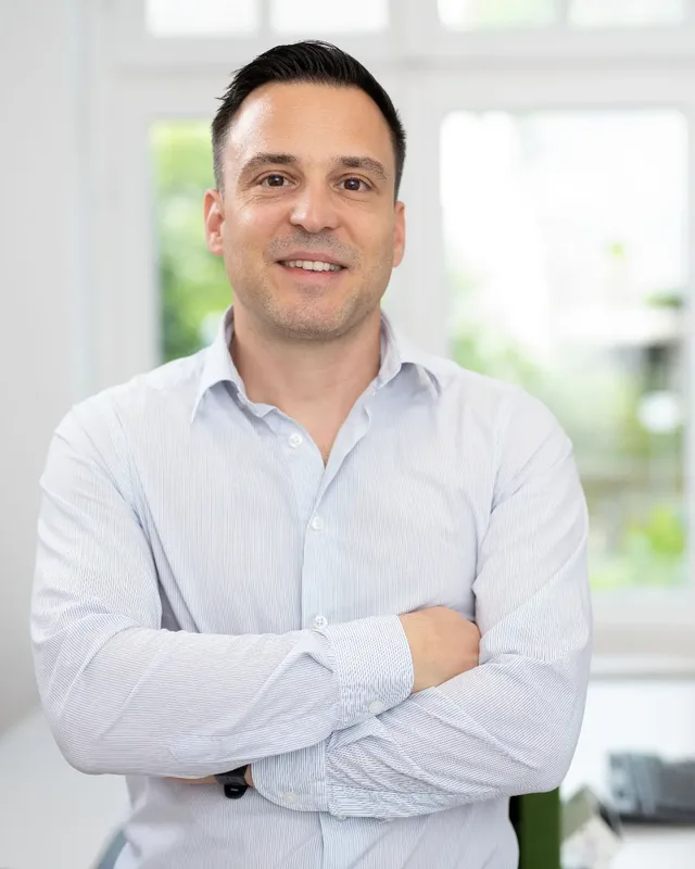 Dirk Schmid